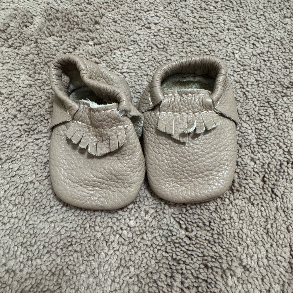 Freshly Picked Leather Moccasins - Cream